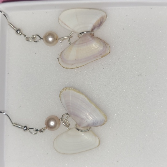 Shell earrings - Picture 4 of 4